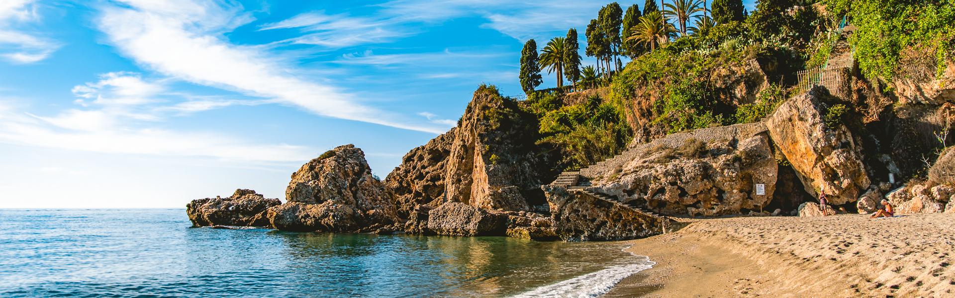 Strand in Nerja |  Dominik Sostmann, Unsplash / Chamleon